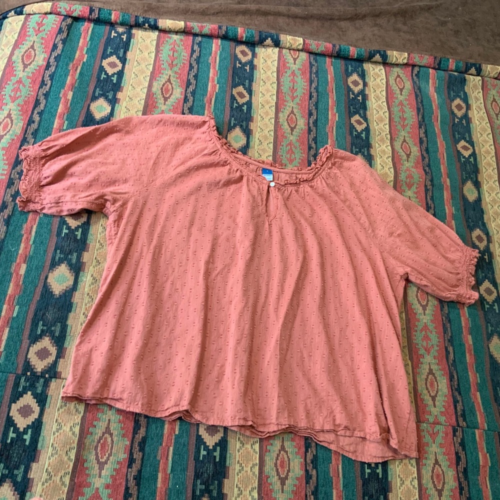 Rust colored textured Top size Large‎